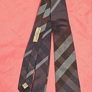 Burberry London men's skinny tie
